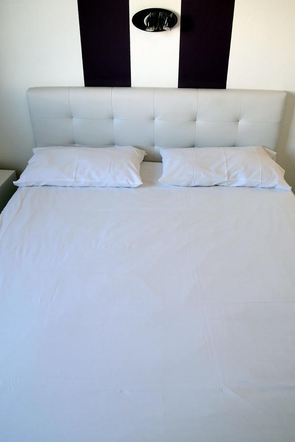 Hotel Le Rohu Sene ภายนอก รูปภาพ